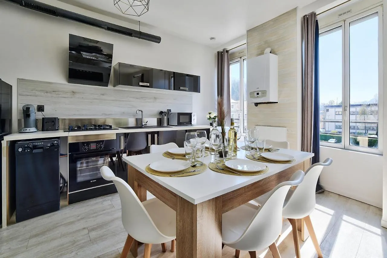 Appartement Cosy Bourgoin - Gare & Centre Apartment